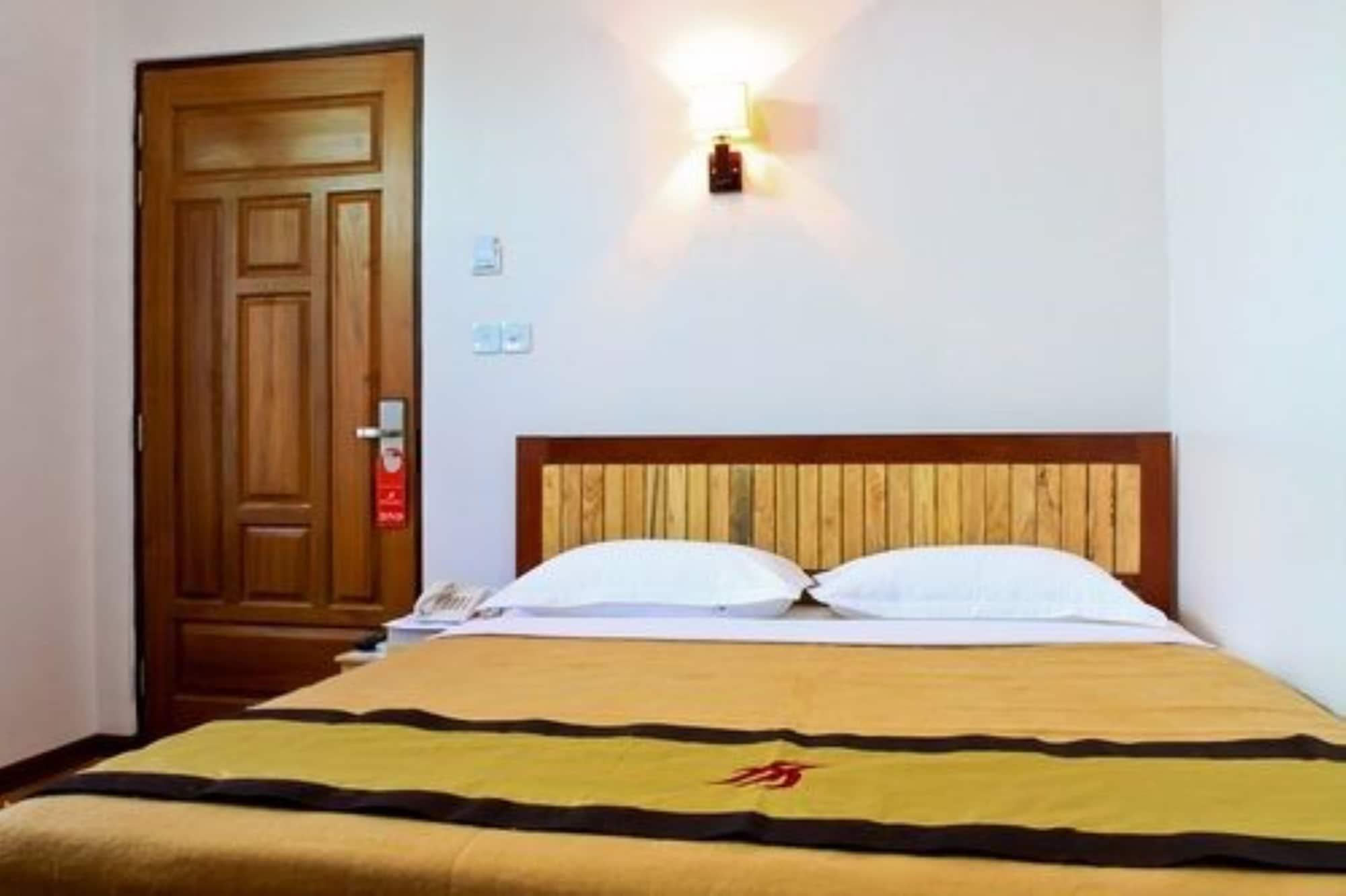 Hotel 7 Mile Янгон Екстер'єр фото