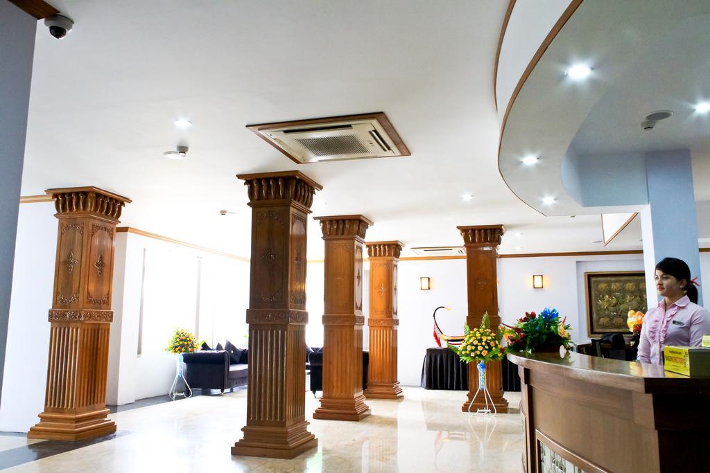 Hotel 7 Mile Янгон Екстер'єр фото