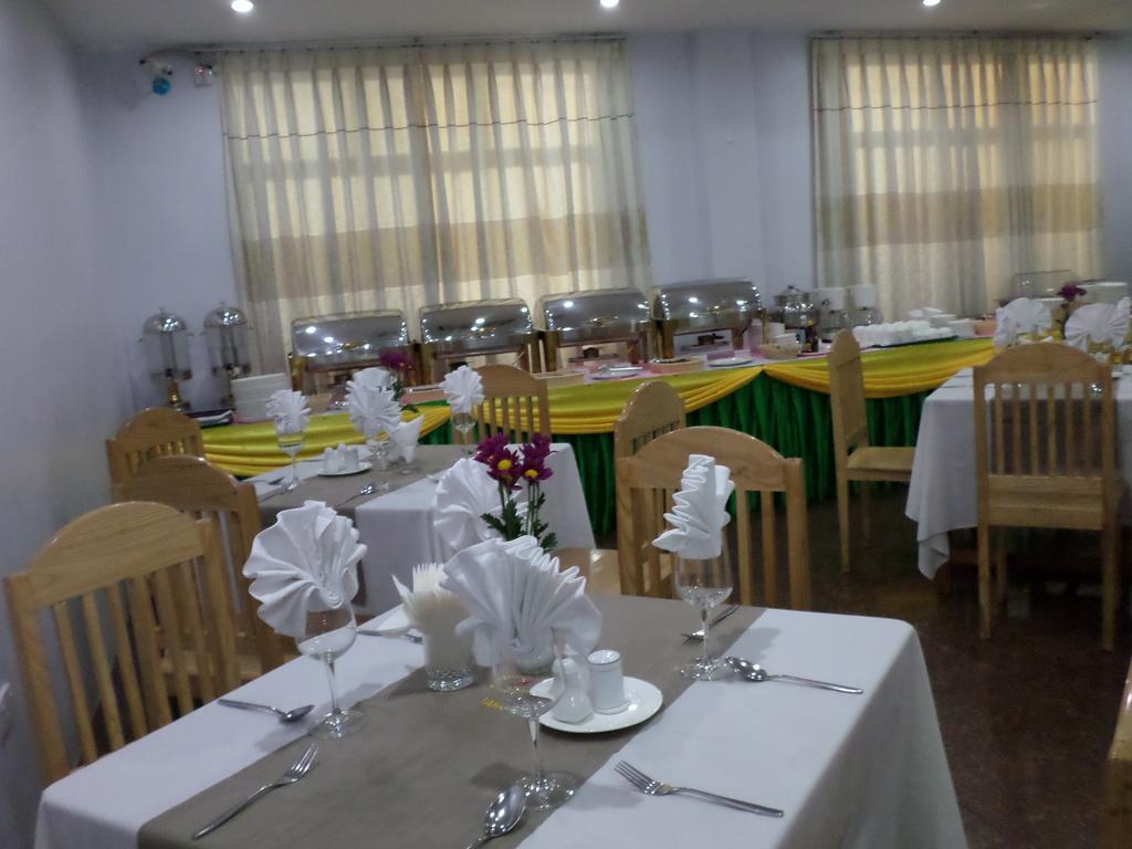 Hotel 7 Mile Янгон Екстер'єр фото